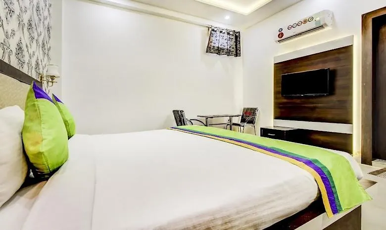 Hotel Premium Townyard By Hotel Sot- Ideal Family Stay Near Taj Mahal Nagla Dhimar